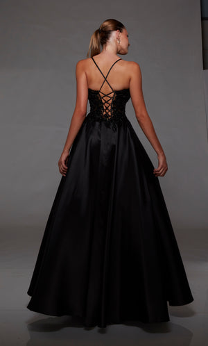 Black ball gown hi-res stock photography and images - Alamy